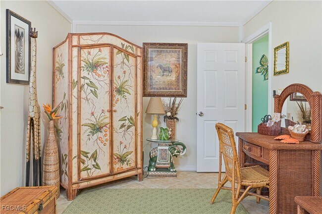 Building Photo - 572 105th Ave N