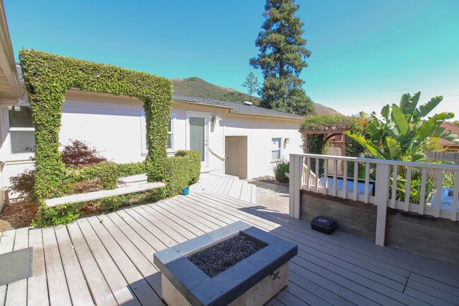 Building Photo - Exceptional Monterey Heights 4 Bedroom Hou...