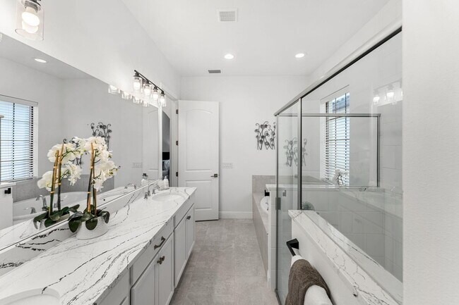 Building Photo - 8130 Allure Dr