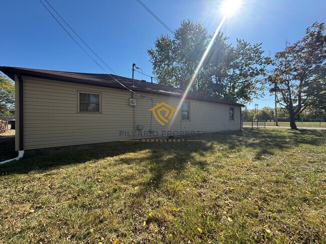 Building Photo - 3021 Delaware St