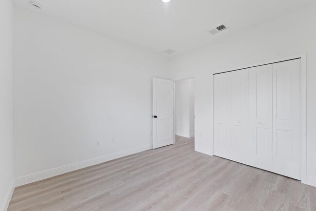 Building Photo - 5256 SW 155th Loop