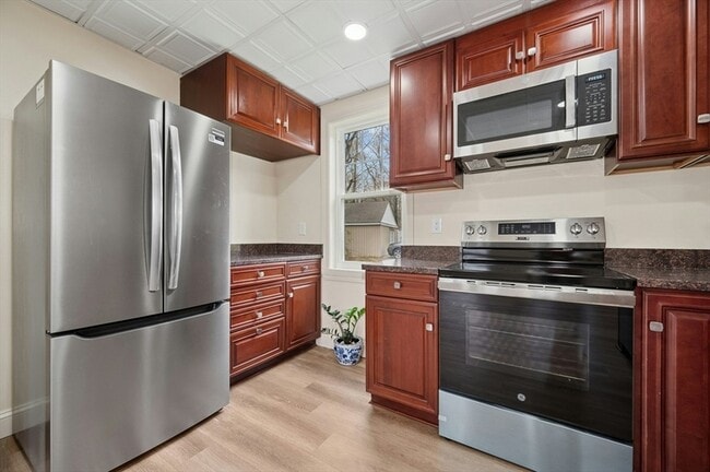 Building Photo - 95 S Main St