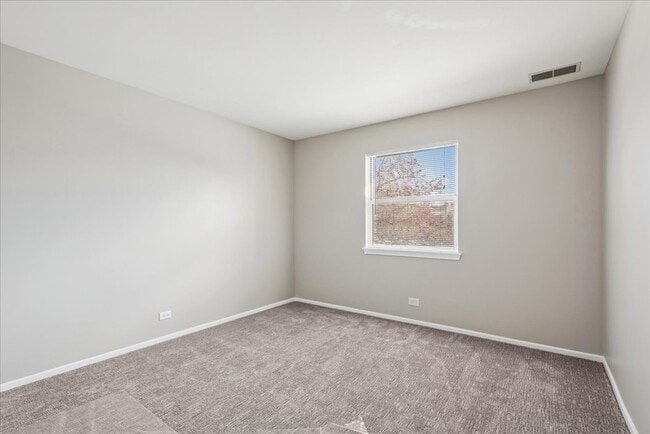 Building Photo - 67 Beechmont Ct