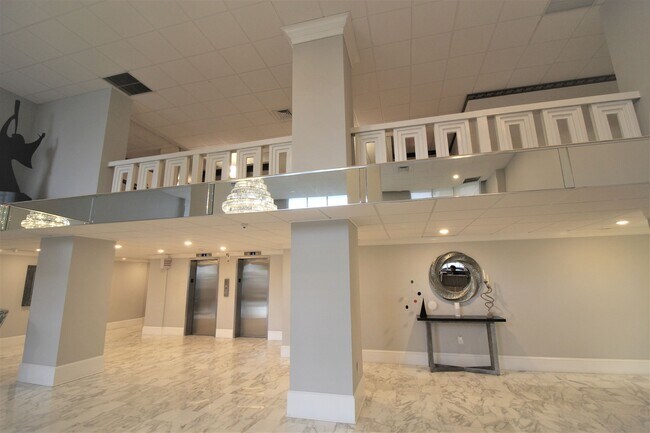 Building Photo - 3450 S Ocean Blvd