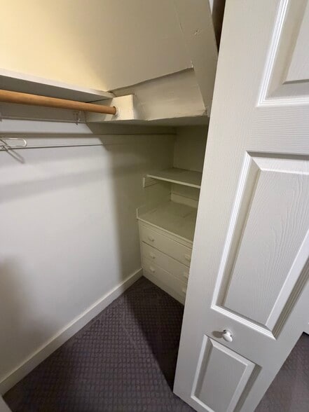 Building Photo - 406 N Broadway