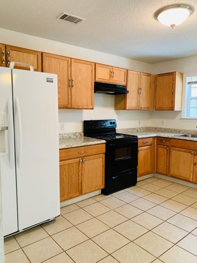 Building Photo - Douglasville Rental