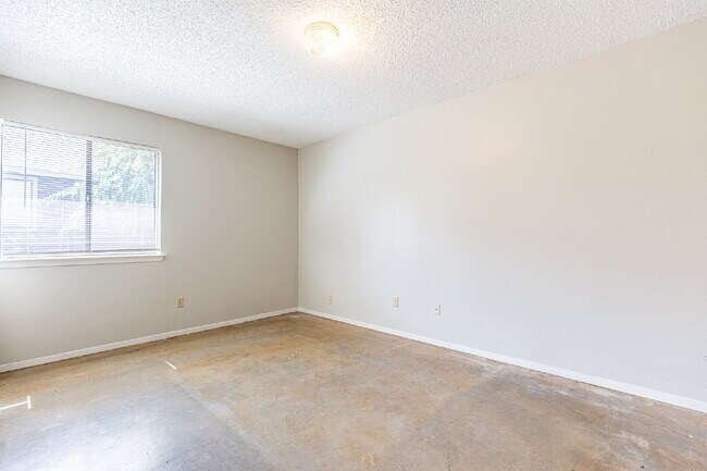 Building Photo - 6201 Berkett Cove