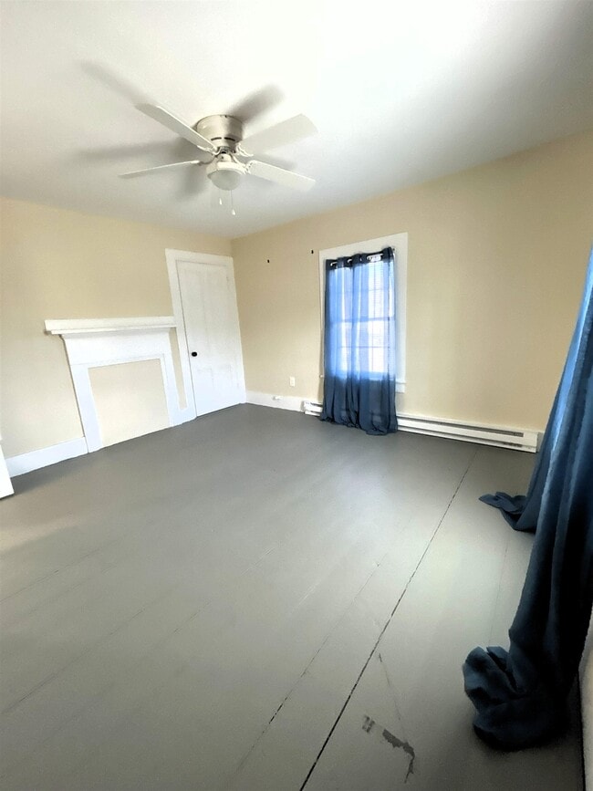 Building Photo - 565 White Mountain Hwy