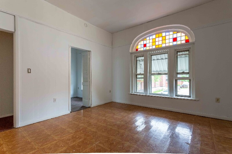 Building Photo - 1660 Iowa St