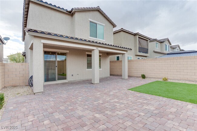 Building Photo - 10106 W Meranto Ave