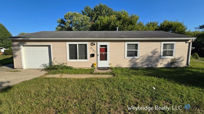 Primary Photo - 3 bed 1 bath in Northbook on corner of Lor...