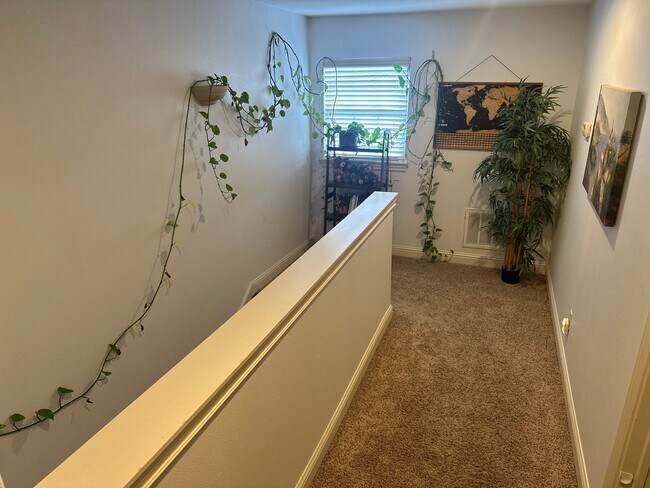 Building Photo - 3 Bed, 2.5 Bath Garden Home in Lakewood Subdivision – Available 8/1