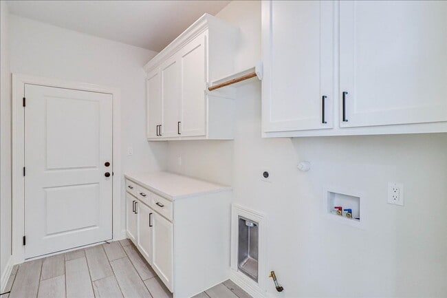 Building Photo - 4126 Azali Dr