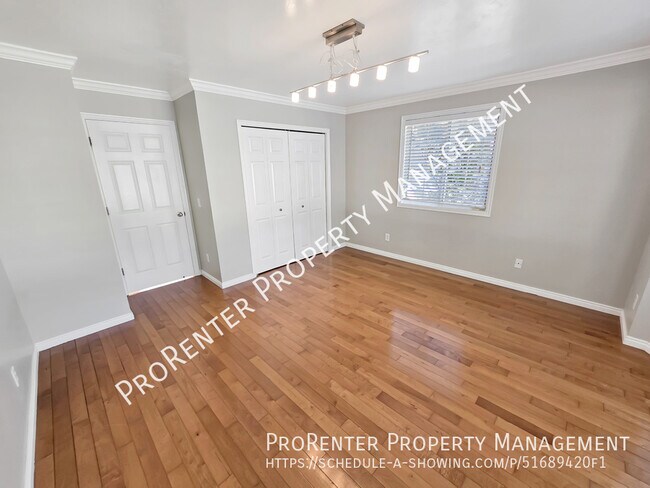 Building Photo - 2208 Kays Creek Dr
