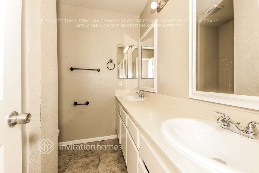 Building Photo - 24656 Morningstar Dr