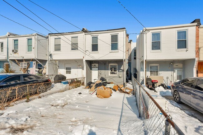 Building Photo - Charming 3-Bedroom with High Ceilings & Modern Updates