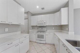 Building Photo - 9825 Scribner Ln