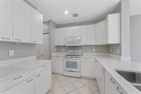 Building Photo - 9825 Scribner Ln