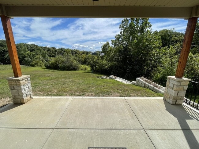 Building Photo - Beautiful 3 Bed / 2 Bath Home with 3-Car Garage!