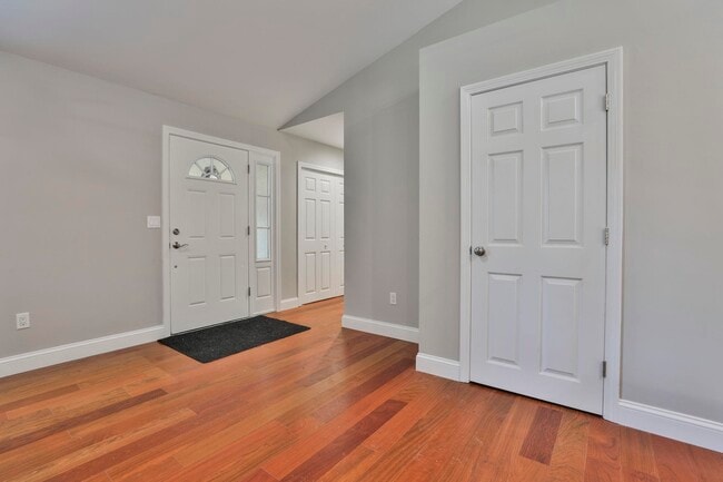 Building Photo - 80 Guy's Ln