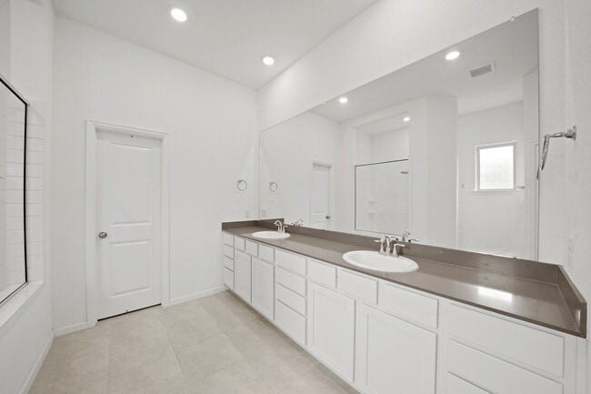 Building Photo - 9405 Vis Fls Trce