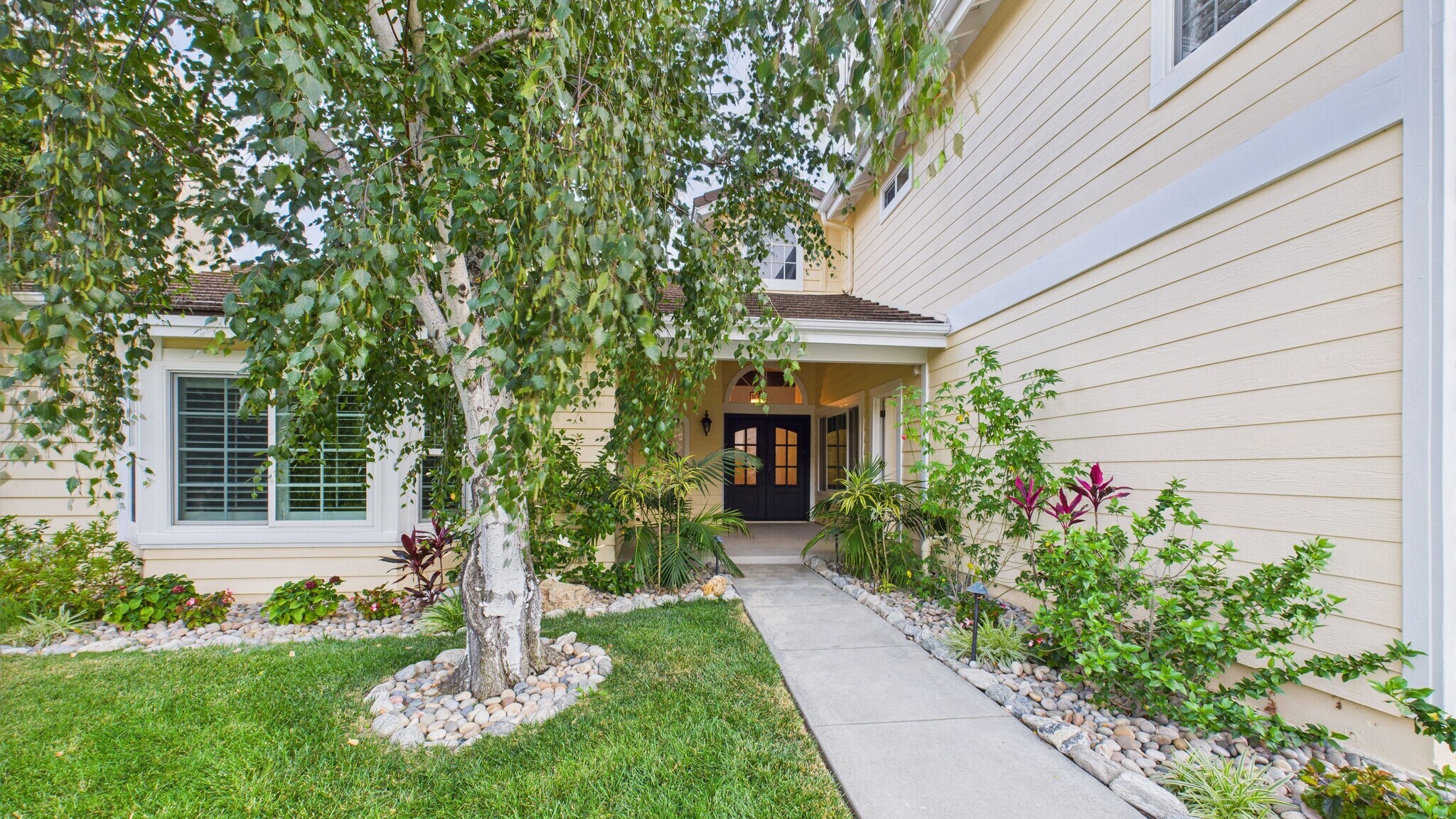 Front - 29650 Kimberly Dr