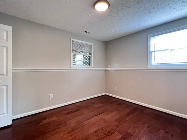 Building Photo - 109 Carmel Woods Ct