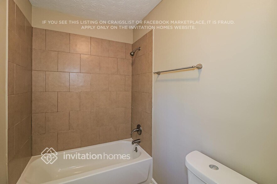 Building Photo - 2071 Hunters Cove Dr