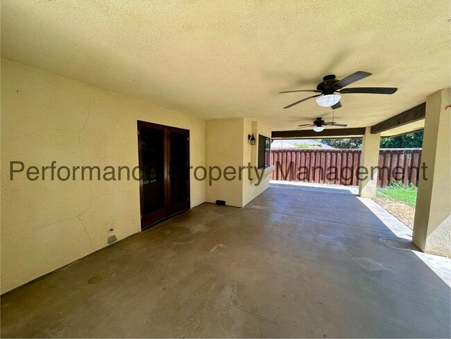 Building Photo - Charming 3 Bed/2 Bath in Porterville w/ RBP & $0 Deposit Option
