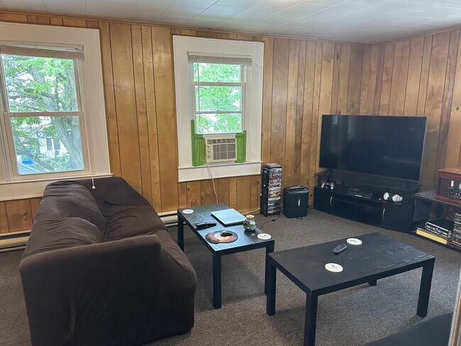 Building Photo - 11 LLC 106 Miller Street