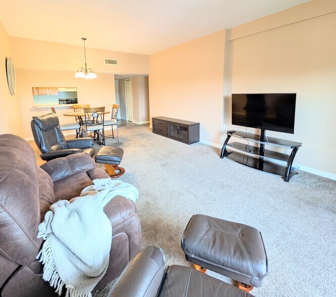 Family Room - 235 6th St NW