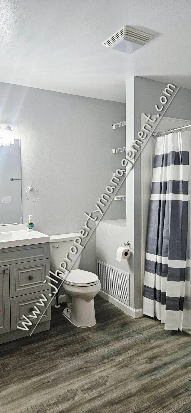 Building Photo - 1971 Navajo Dr