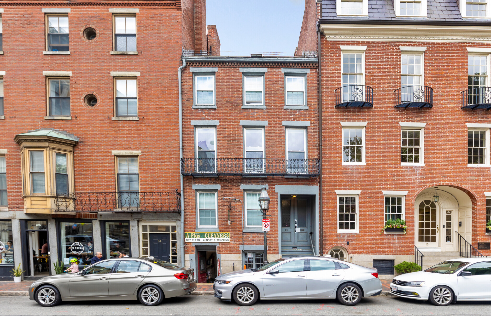 Building Photo - 14 Derne St