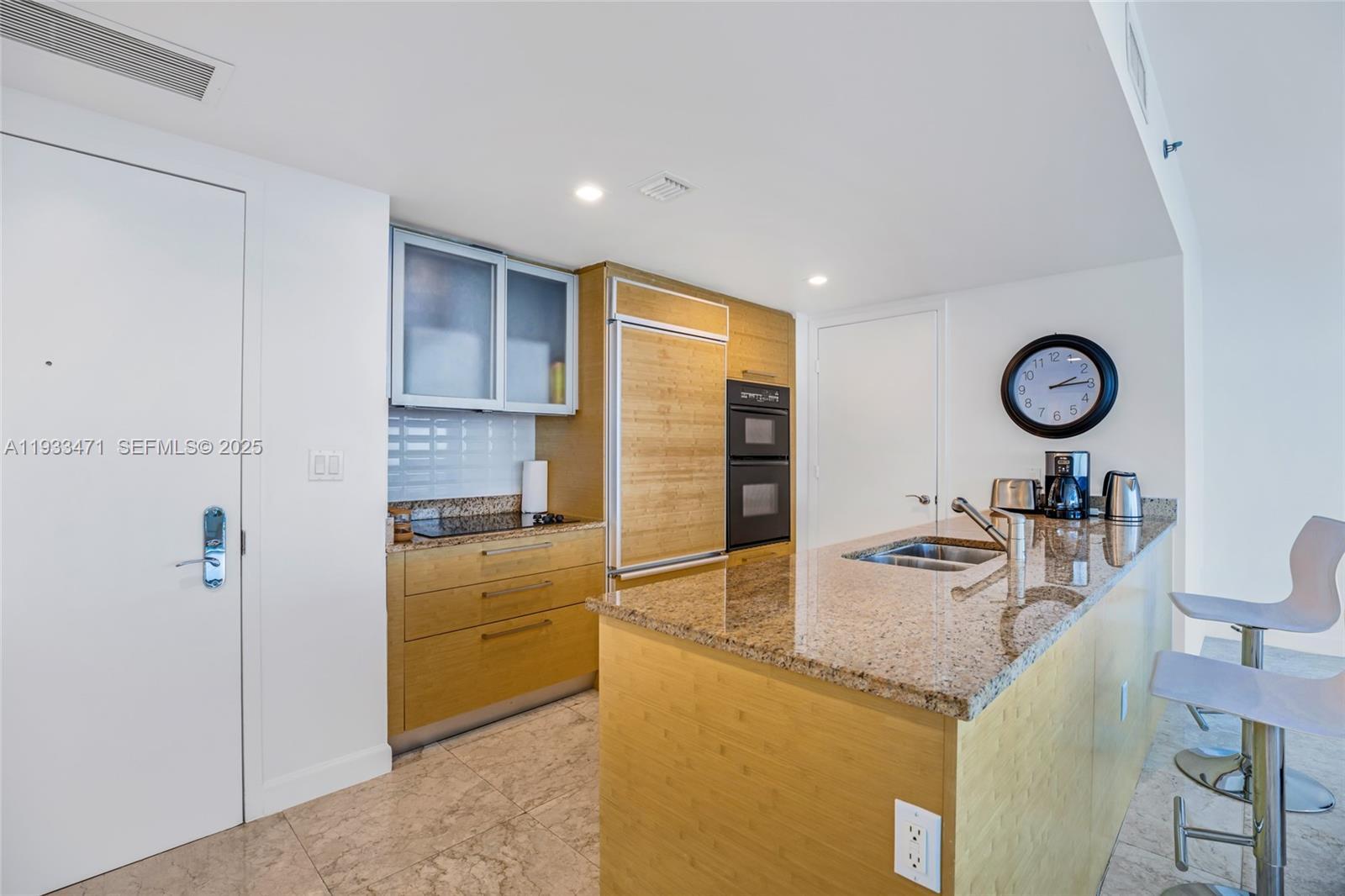 Building Photo - 1830 S Ocean Dr