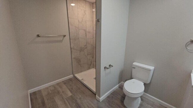 Building Photo - 4115 W 57th St