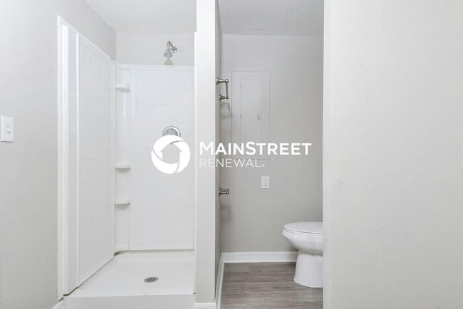 Building Photo - 4 Bedroom Pet-Friendly Home in Winter Haven, FL with Main Street Renewal