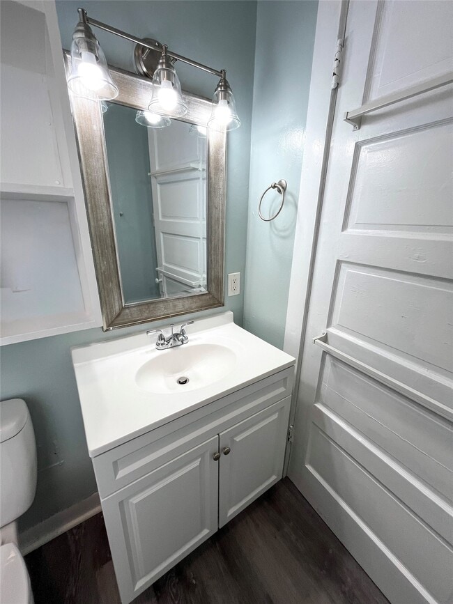 Building Photo - 4109 1/2 Ave S