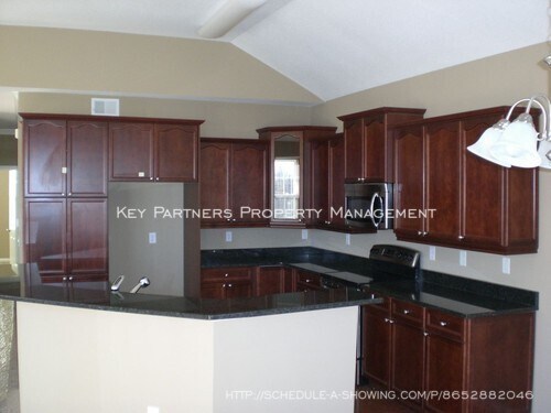 Building Photo - 15816 Conser - Cute Townhouse in Blue Valley!