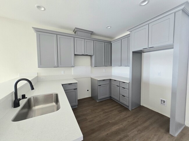 Building Photo - 17481 Granada Dr