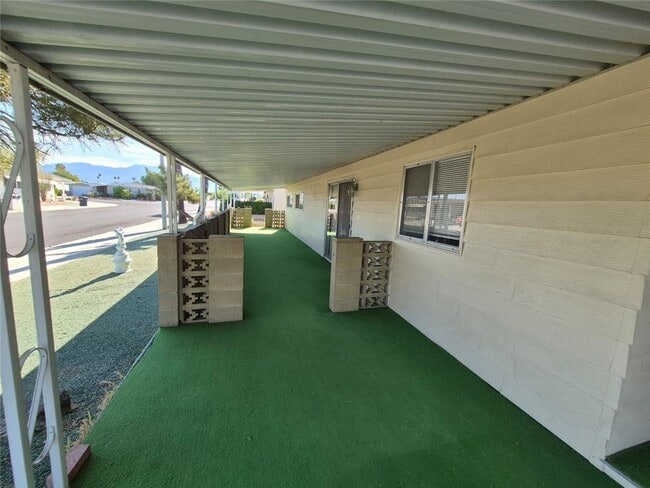Building Photo - 1006 San Nicolas St