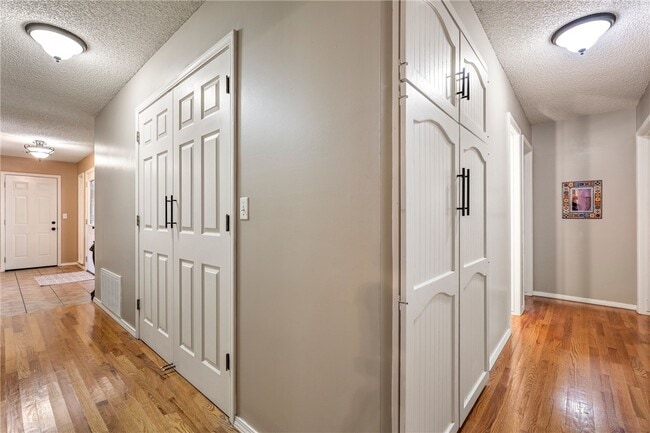 Building Photo - 2917 Mayberry Ln