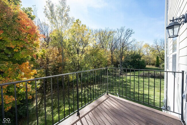 Building Photo - 9009 Mercer Dr