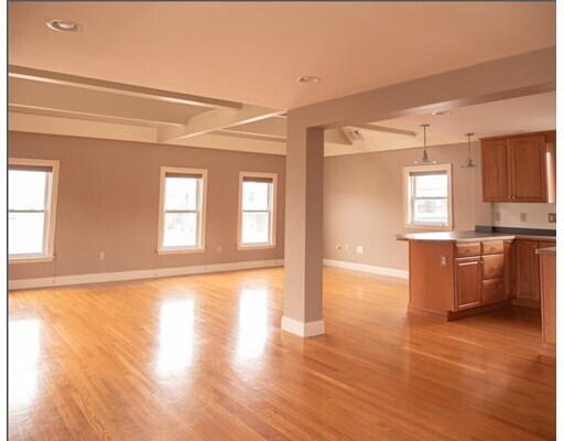 Building Photo - 2110 Washington St