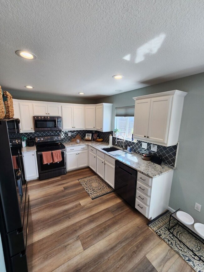Building Photo - Beautiful 2-Story Home with Finished Basem...