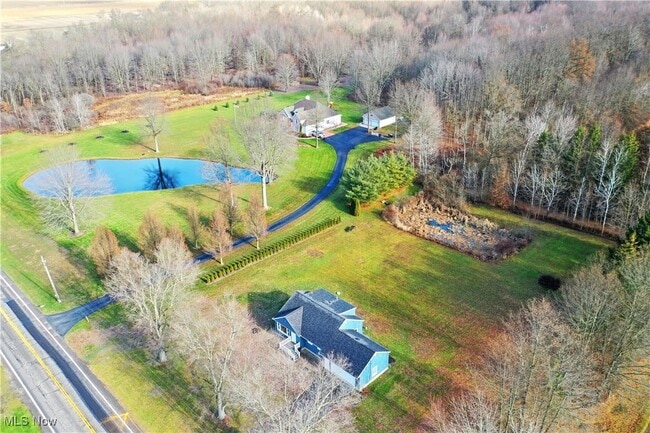 Building Photo - 9190 Warren Painsville