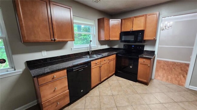 Building Photo - 4011 Pinehurst Pl