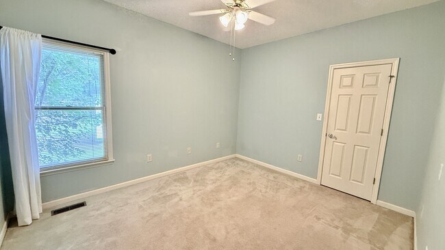 Building Photo - 113 Nobleton Ln NW