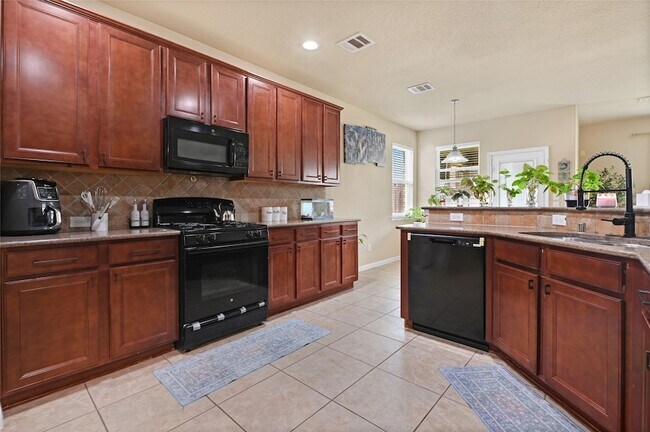 Building Photo - 9981 Stone Creek Ln