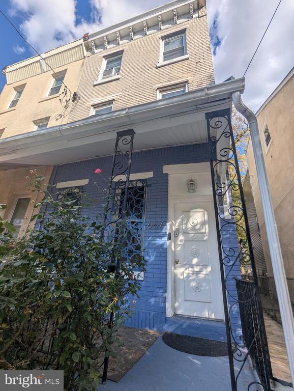 Building Photo - 657 N 37th St