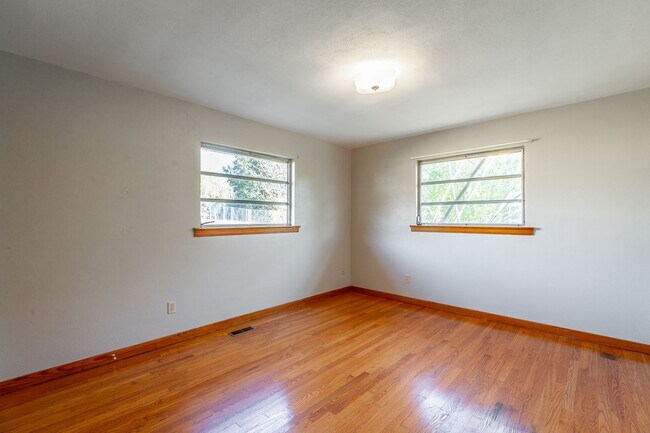Building Photo - 3611 Old Ringgold Rd